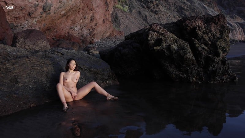 Watch4Beauty 25 07 28 Sky Moon Sunset With Happiness Backstage 4k 2