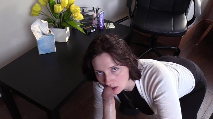 Bettie Bondage - Free Use Office Slut Deepthroats Dick 4