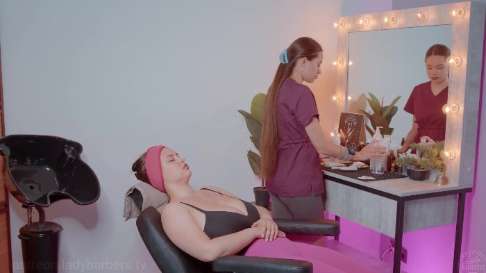 [LadyBarbers] 2025.07 - Face Cleaning And Electrical Stimulation By Sandra To Liza (eliz Gry) [2160p] 7