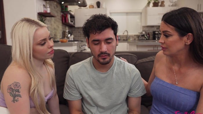 [FamilySwap] Haley Spades & Jamie Michelle - We Arent The Millers (2022) [2160p] 9