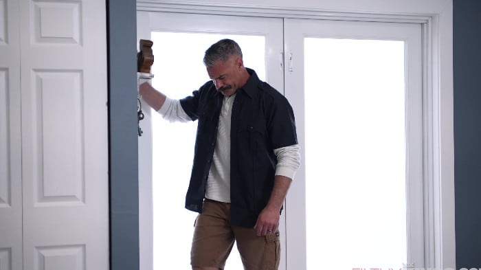 Filthy Kings - Isabella Jules - Fucking Step-Dad And My Bf On The Same Day (july 24, 2025) [2160p] 2