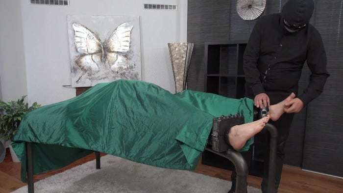 [Tickling-Submission] Teressa Bizarre - Hysterical, Gagged & Tickled [Loud Screams Ahead] (2017-11-16) [1080p H264] 9