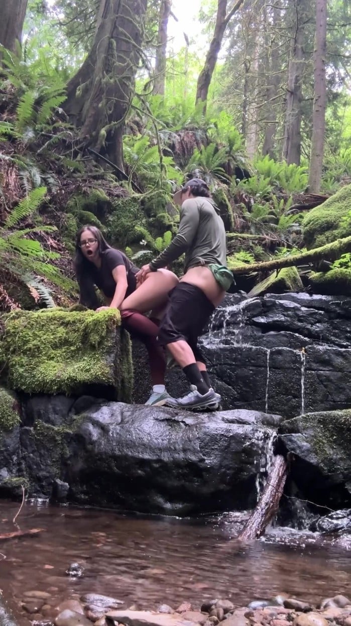 [ManyVids-Irisxjase] Public Piss Drinking Slut Deepthroats And Fucks Throatpie (2025-07-12) [1920p] 5