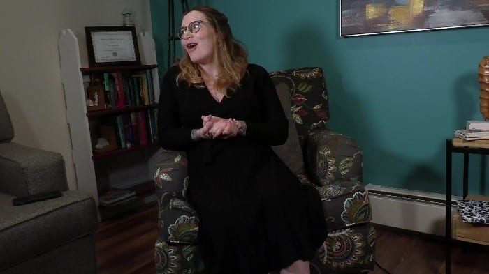 [ManyVids] Bettie Bondage - Therapist Encourages The Taboo [2160p] 2