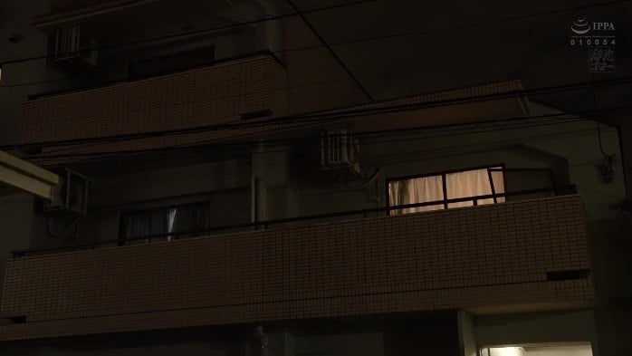 [MEYD-926] A Married Woman Who Gets Hooked On An Affair With A Man Who Has An Extremely Horny Man Living In A Garbage Room Amami Tsubasa [720p] 2