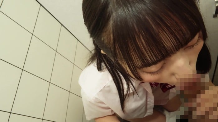 [PYM-505] Blowjob Honor Student Girl's First Mouth Ejaculation In The Oral Public Toilet Mischief 11 People 5