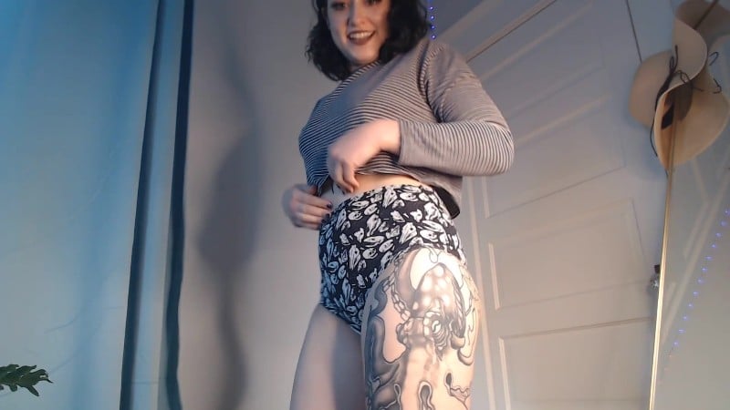 saradoesscience - Getting Wet Trying On Panties 4