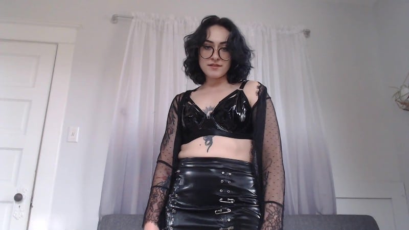 saradoesscience - Witch Turns Roommate Into Bimbo 2