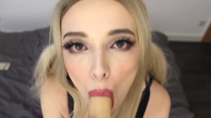 Softcoresass [Manyvids] - [1080p] Blonde Teen Sucks Your Cock 5
