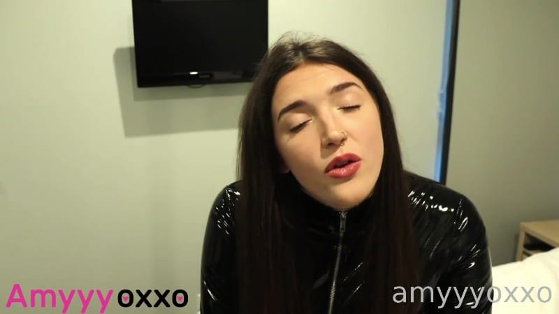 Amyyyoxxo - Peeper roommate sissified and recorded 3