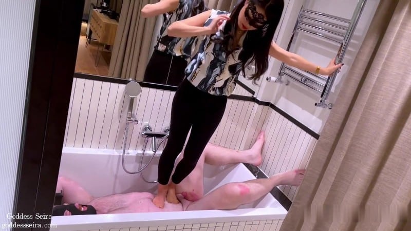 Asian Mistress Goddess Seira - Ballbusting Test 4