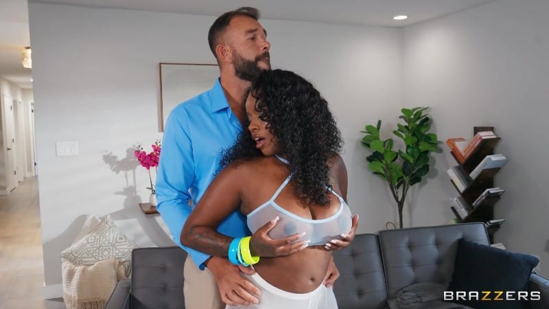 [BrazzersExxtra | Brazzers] 25 08 11 Rayne Carter Sneaky Oily Bouncing Beauty 4k 1
