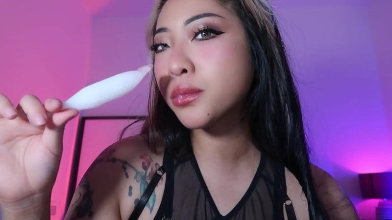 ClaudiaHon - Triggered by Ice Lolly 1