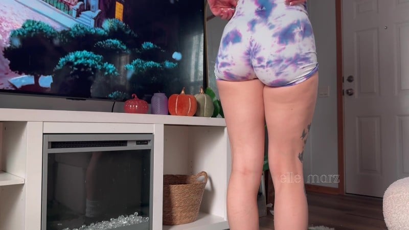 Elle Marz - Sweaty feet worship JOI 1