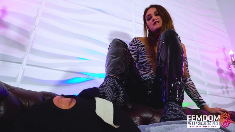FEMDOMSQUAD Video Store - Smotehred Under My Socks And Bare Feet 3