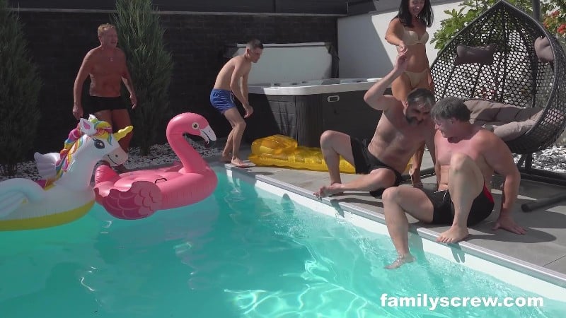 FamilyScrew 25 08 28 Megan Love And Linda Caprice FullHD 3