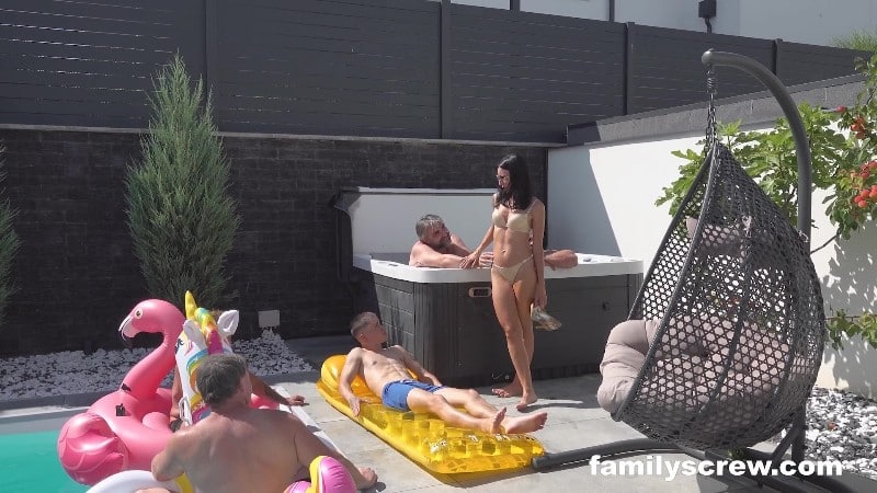 FamilyScrew 25 08 28 Megan Love And Linda Caprice FullHD 1