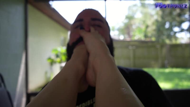 Footfetish A Ride For A Dirty Foot Smelling Handjob 10