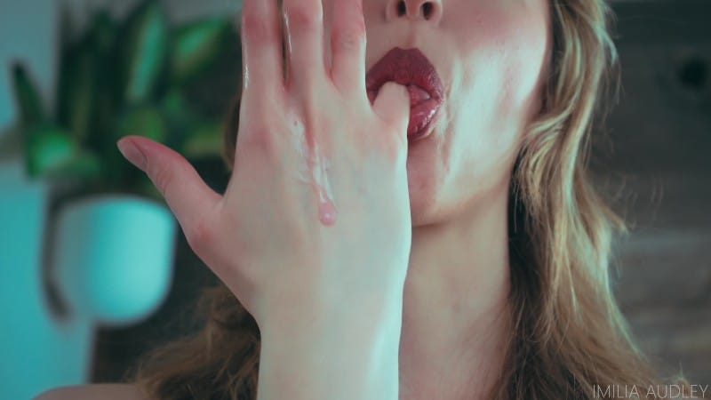 Imilia Audley Hand & Spit Fetish ASMR 3