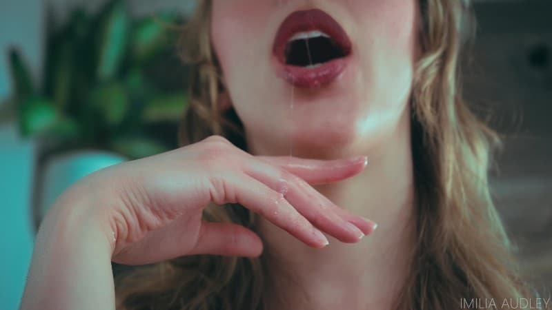 Imilia Audley Hand & Spit Fetish ASMR 4