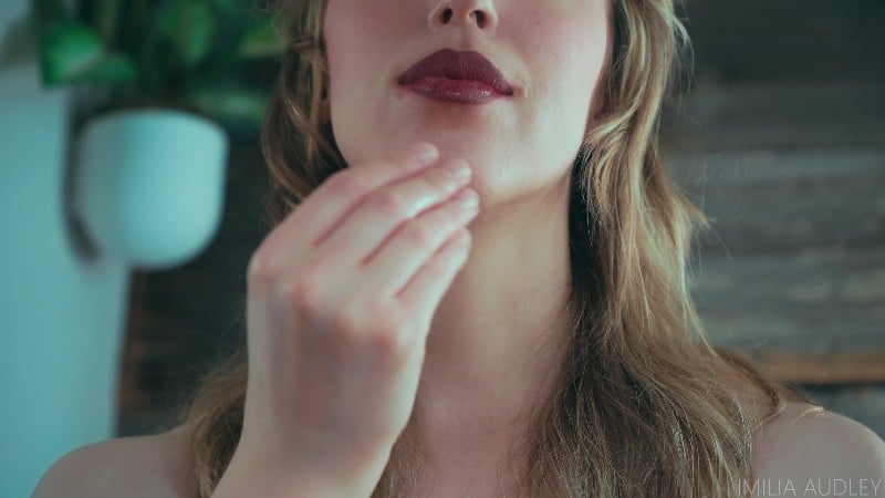 Imilia Audley Hand & Spit Fetish ASMR 1