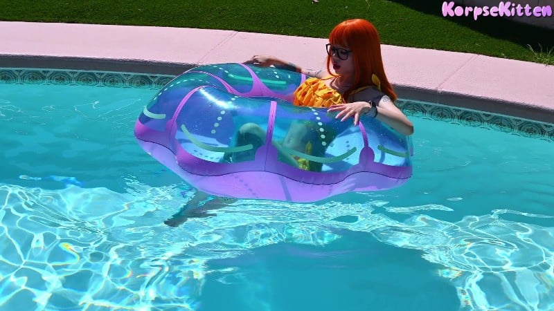 KorpseKitten - Futaba Sakura Poolside Creampie 2