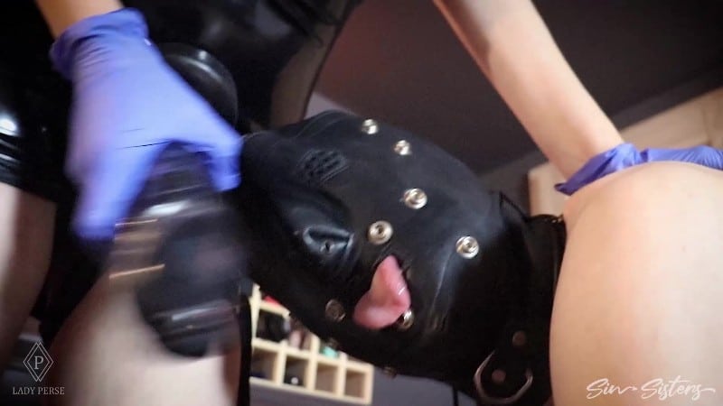 LadyPerse - The Biggest Strap On Fucking 1
