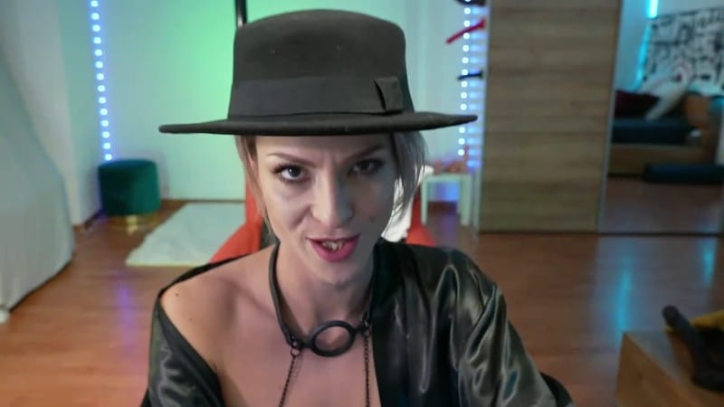 MissDaisyDiamond Horny Pole Dance & Blowjob in LIVE 2