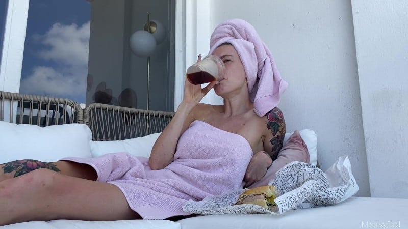 MissIvyDoll - Eating Fetish 10