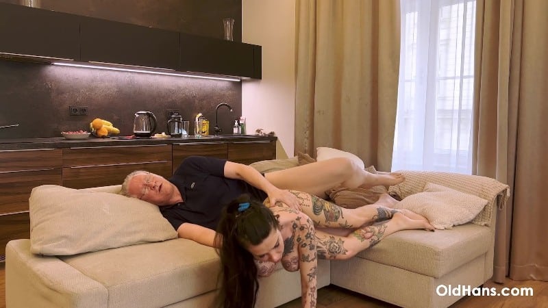 OldHans 25 08 31 Megan Inky drives Hans crazy FullHD/4k 5