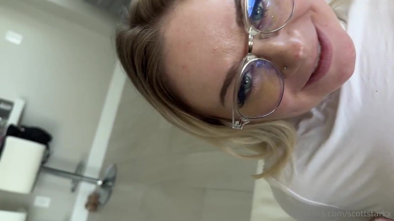 OnlyFans 25 08 12 Rylee Blake Lazy Day With Tiny Blonde Girlfriend FullHD MP4-P2P 2