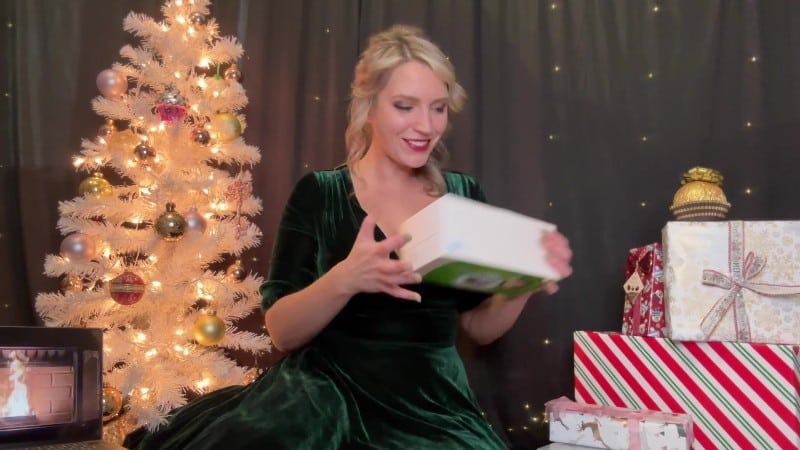 SneezeGoddess - Sneezing Around the Christmas Tree 2