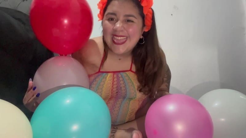 Stefi Fetishes - Inflating and popping balloons 2