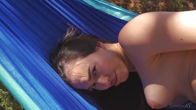 Stunning18 25 07 25 Siola In The Blue Hammock 4k/1080 3