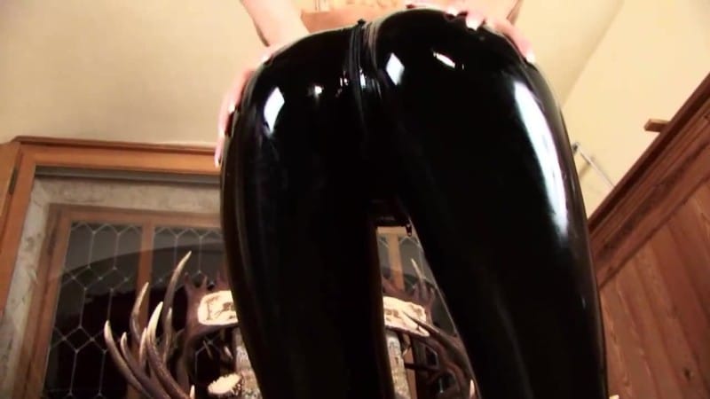 Susan Wayland - Dangerous Rubbermistress 10129 2