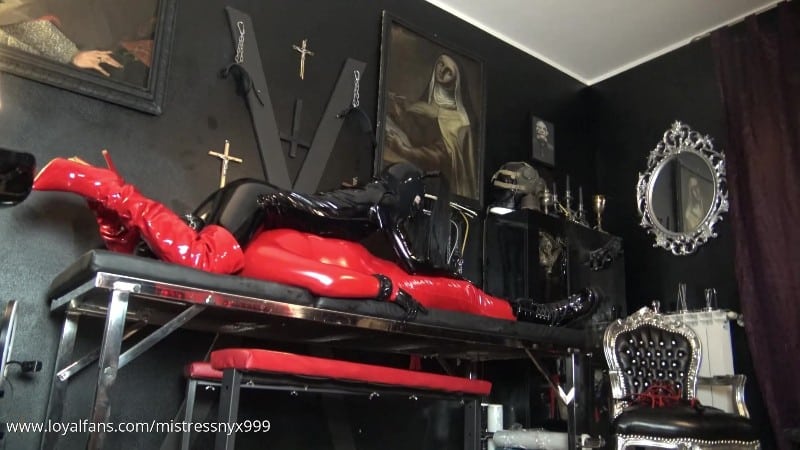 THE COUNTESS NYX - Latex Submission And Edging 4