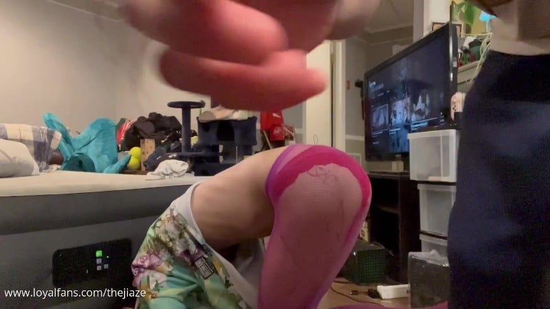 The Jia Ze aka Goddess Zi - Tiny Asian Does Extreme Ballbusting 1