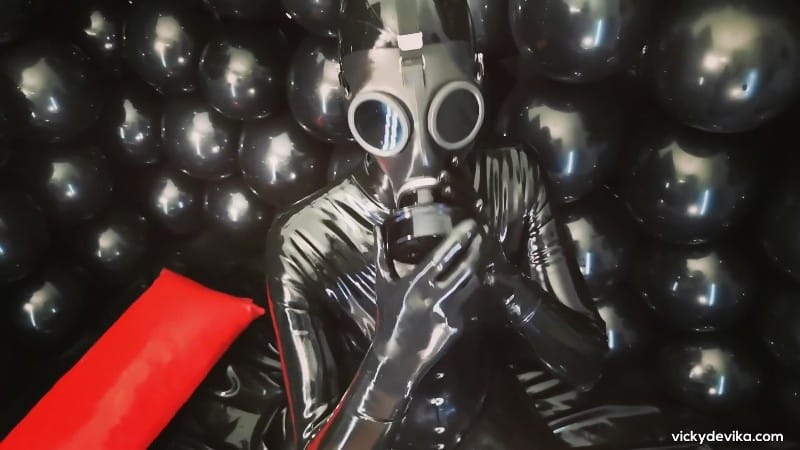 VickyDeVika - In Black Latex And Gas Mask 2