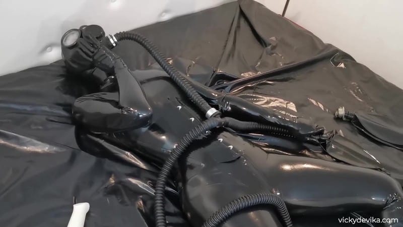 VickyDeVika - Latex Passion 2