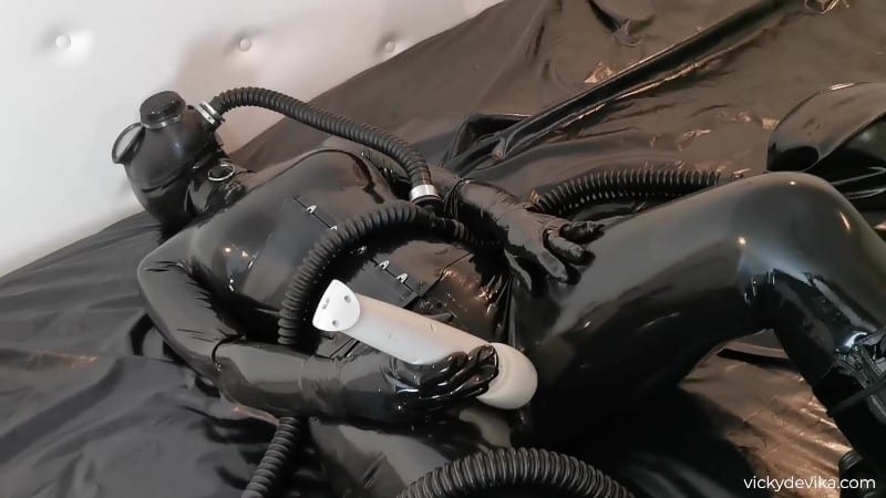 VickyDeVika - Latex Passion 3