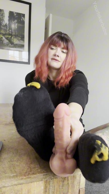 Yourhikerbabe - FOOD AND FEET PLAY - WORSHIP ME WHILE I SNACK 4