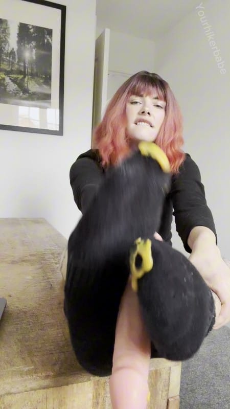 Yourhikerbabe - FOOD AND FEET PLAY - WORSHIP ME WHILE I SNACK 5