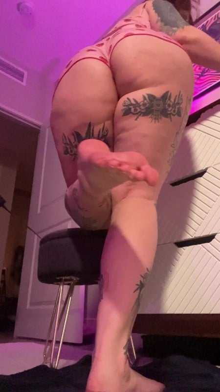 bratafterdark - Financial Foot Freak 3