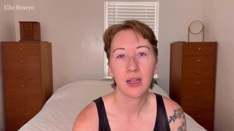 ellierowyn - Cuck Public Handjob 4