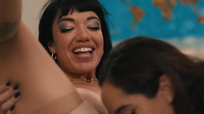 Girlsway.Mommy's Girl.2025.Stepdaughter's Crush.1080p 3