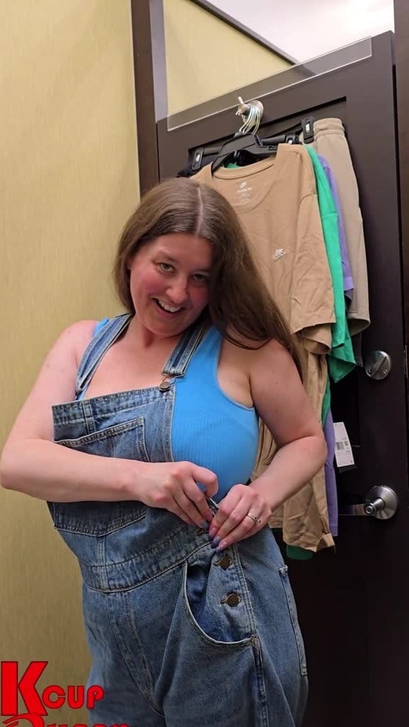 [KCupQueen] Kcupqueen - K Cups In The World - Shopping Spree Pt. 1&2 [1080p] - Thick Milf Kacey Shows Off Tits And Outfits 1