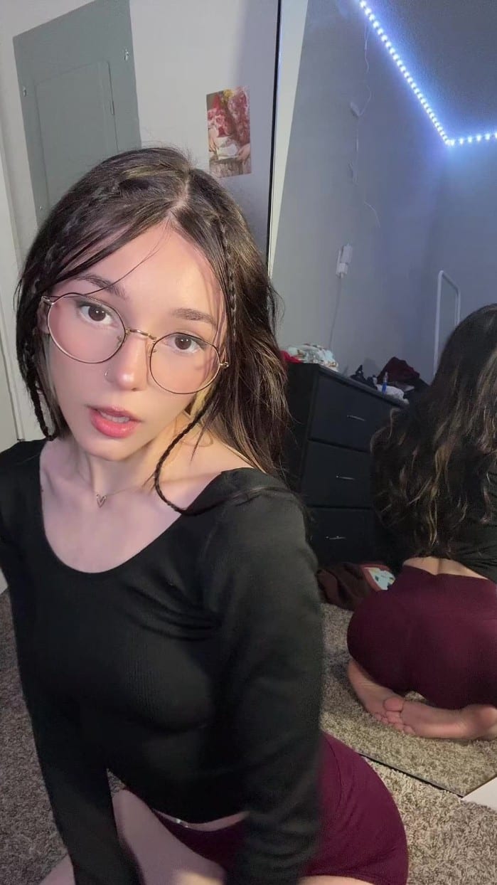 [OnlyFans] Katrina @littlekatrina - 8 Videos 375 3