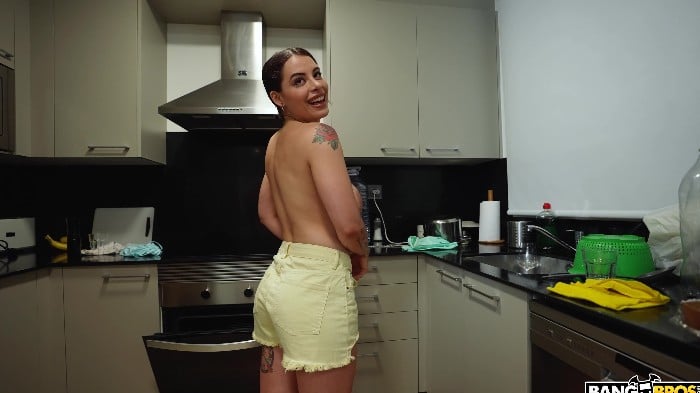 [MyDirtyMaid/BangBros] Lulita Star - Maid Has Big Boobs! (2025-08-21) [2160p] 1
