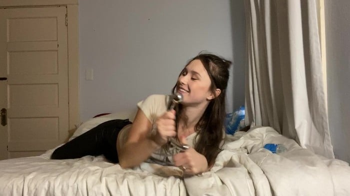 [Manyvids] Secretlittle - Njoy Pur Wand And Anal - 1080p 1
