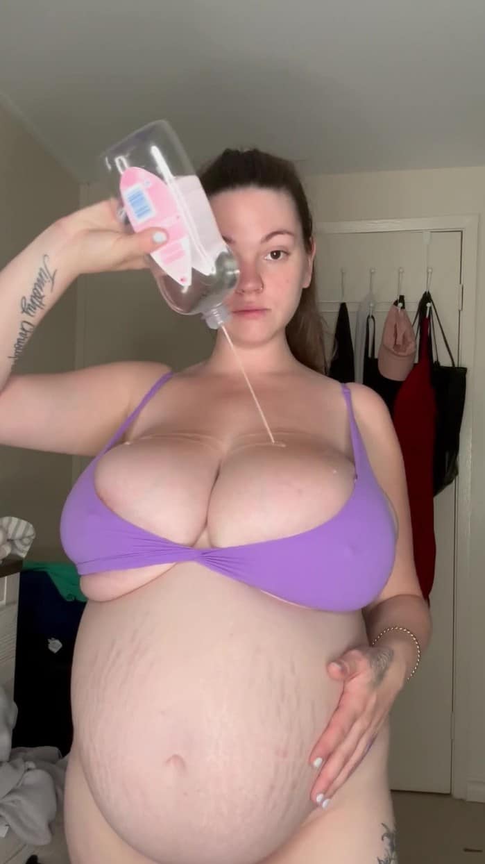 [Onlyfans.Com] Lylasbigheart - 3 Minute Baby Oil Topless Video 1
